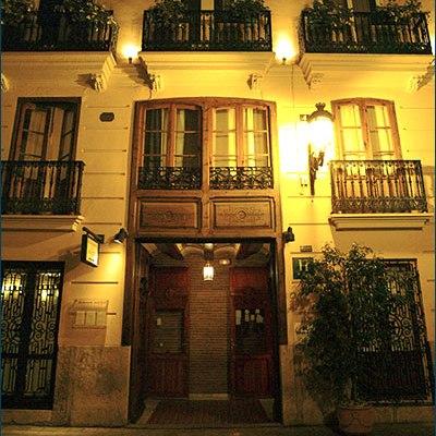 Ad Hoc Monumental 1881 3* Valence